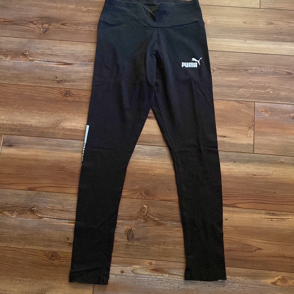 Puma Athletic Outfit - Picture 3 of 7